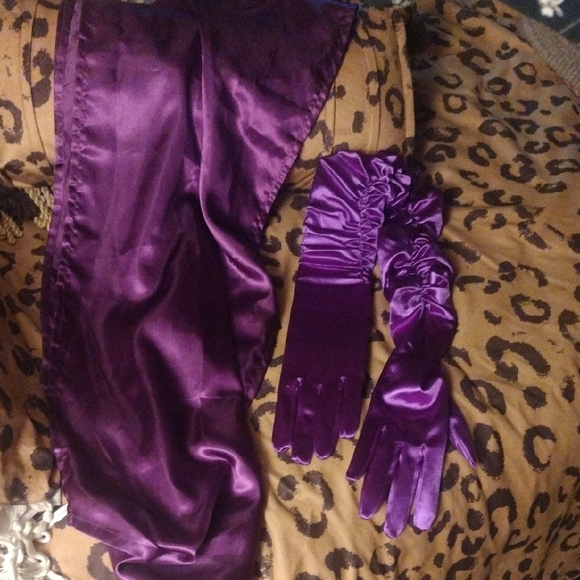 Elegant Purple Satin Scarf and Gloves Set - Picture 2 of 5